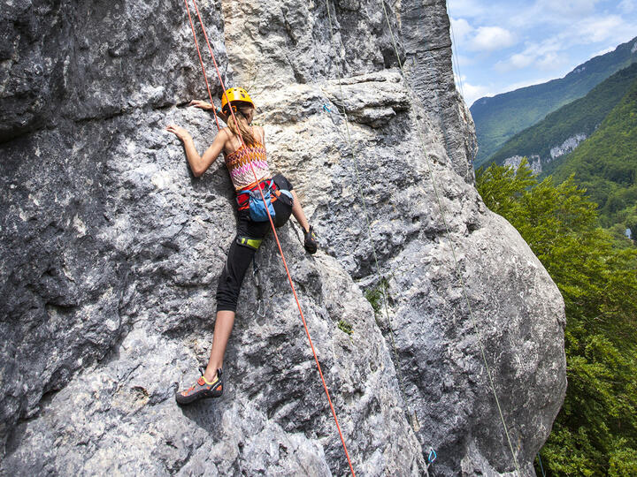 Hike2River: rock climbing